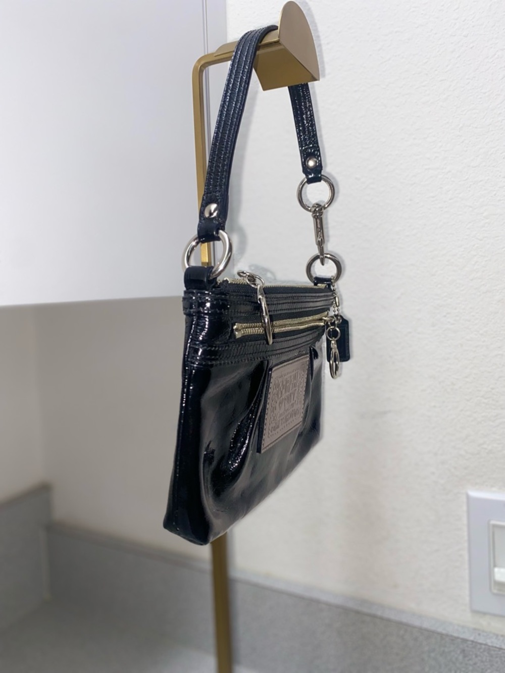 Coach Poppy Vintage Black Patent Mini Shoulder Bag with Silver Hardware EUC - Picture 3 of 15